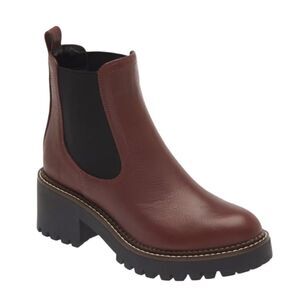 Mia Chelsea Lug Boot in Burgundy, Size 6.5. New!!!